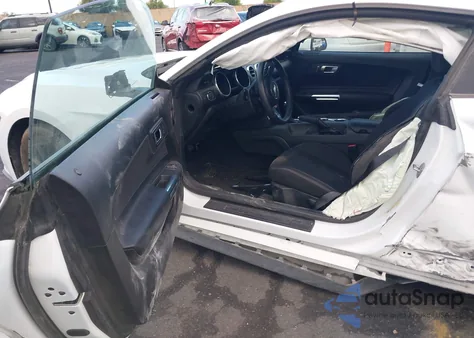 2022 Ford Mustang Ecoboost Fastback z USA, uszkodzony, nr VIN 1FA6P8TH4N5123449